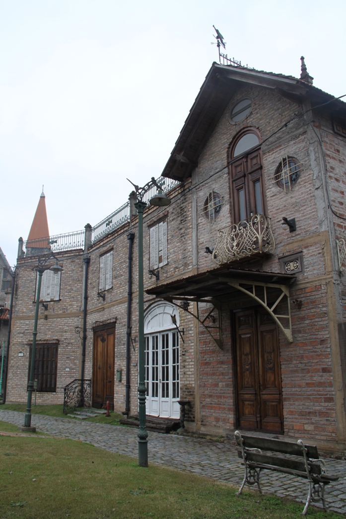 Foto: Campanópolis - González Catán (Buenos Aires), Argentina