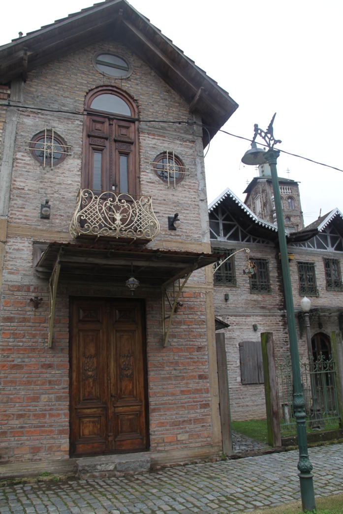 Foto: Campanópolis - González Catán (Buenos Aires), Argentina