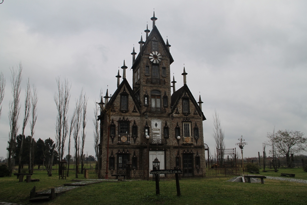 Foto: Campanópolis - González Catán (Buenos Aires), Argentina