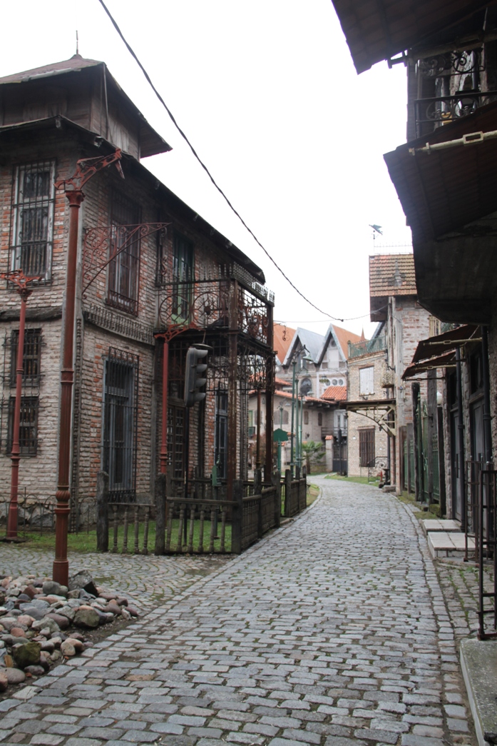 Foto: Campanópolis - González Catán (Buenos Aires), Argentina