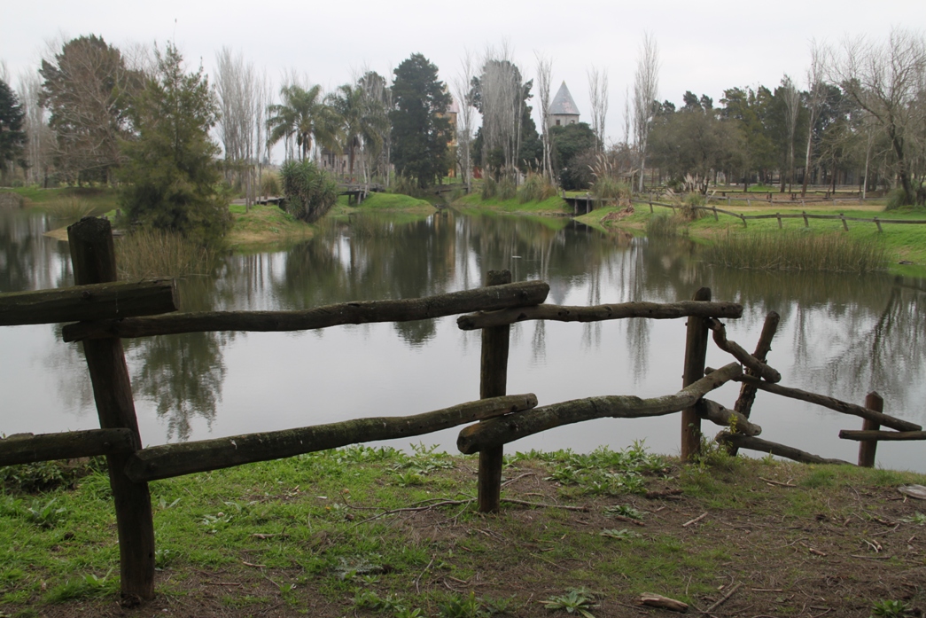 Foto: Campanópolis - González Catán (Buenos Aires), Argentina