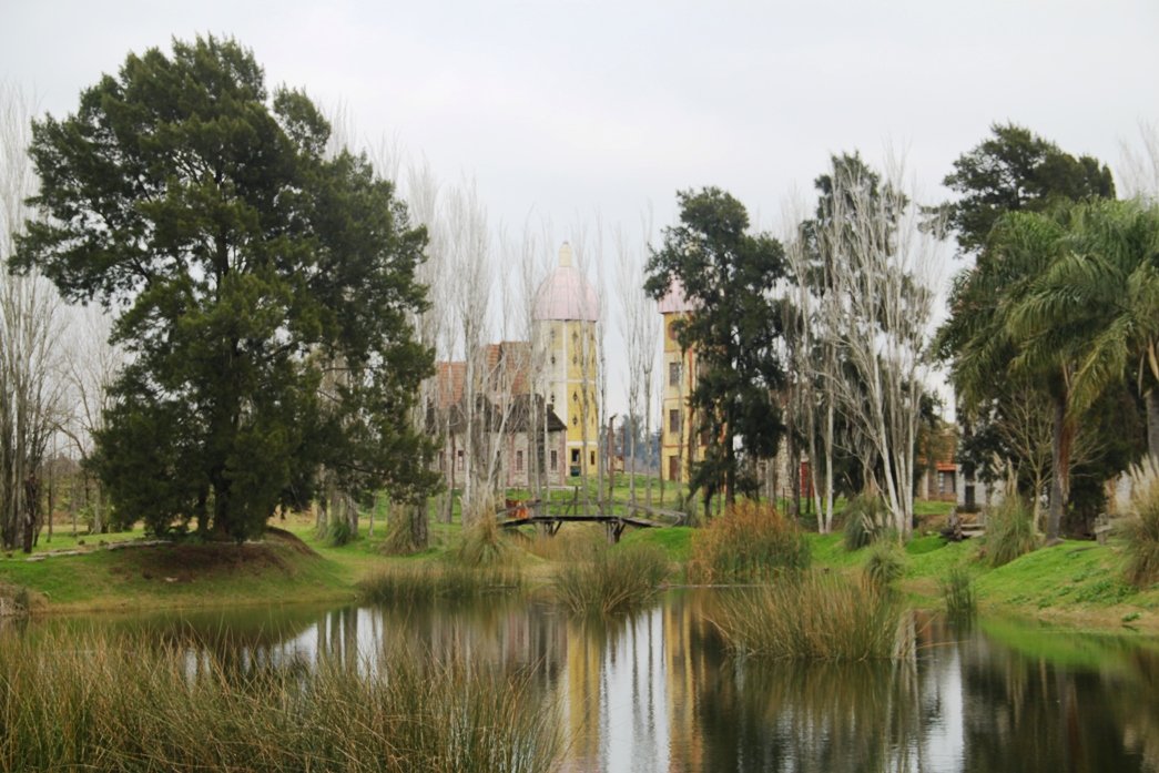 Foto: Campanópolis - González Catán (Buenos Aires), Argentina