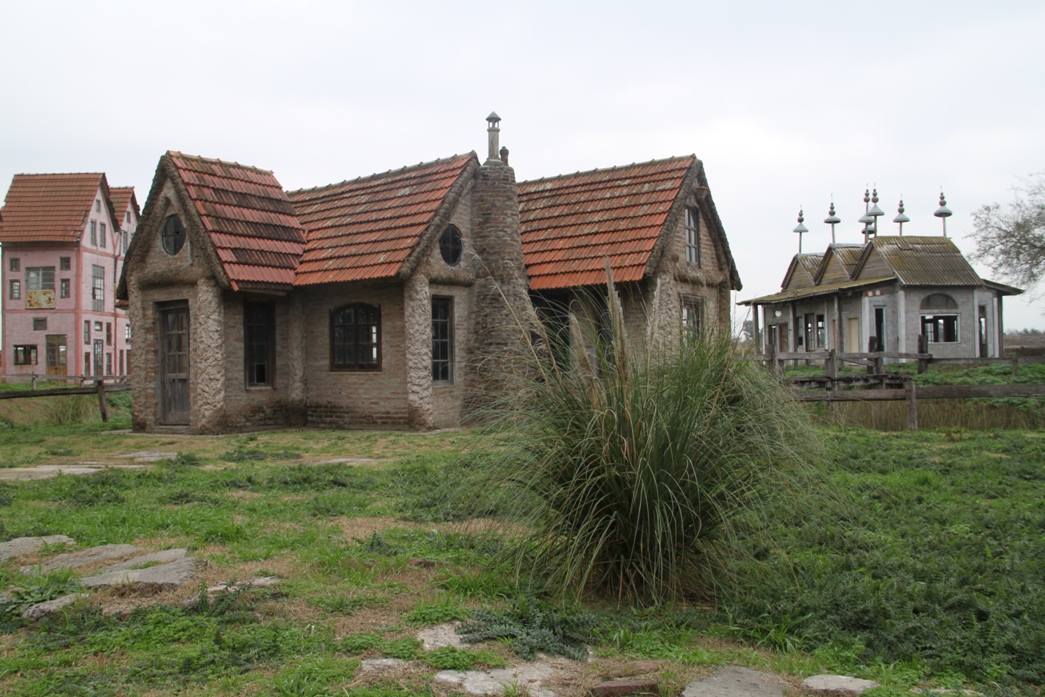 Foto: Campanópolis - González Catán (Buenos Aires), Argentina