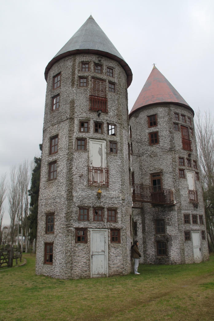 Foto: Campanópolis - González Catán (Buenos Aires), Argentina