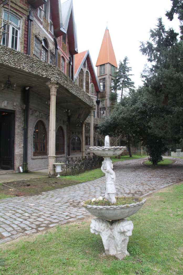 Foto: Campanópolis - González Catán (Buenos Aires), Argentina