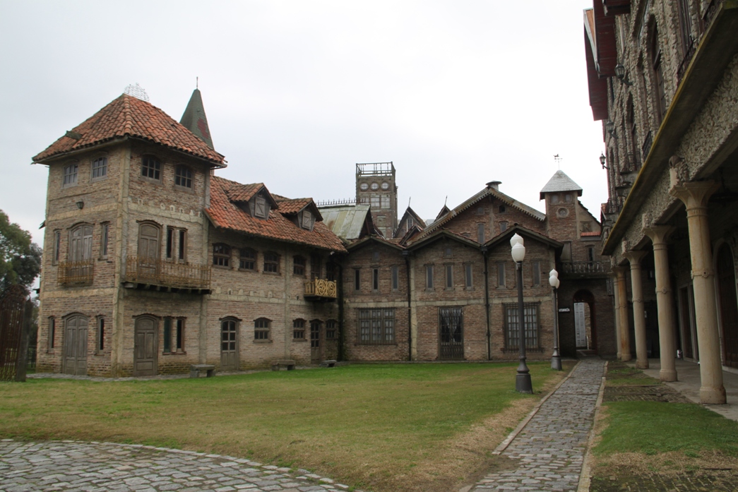 Foto: Campanópolis - González Catán (Buenos Aires), Argentina