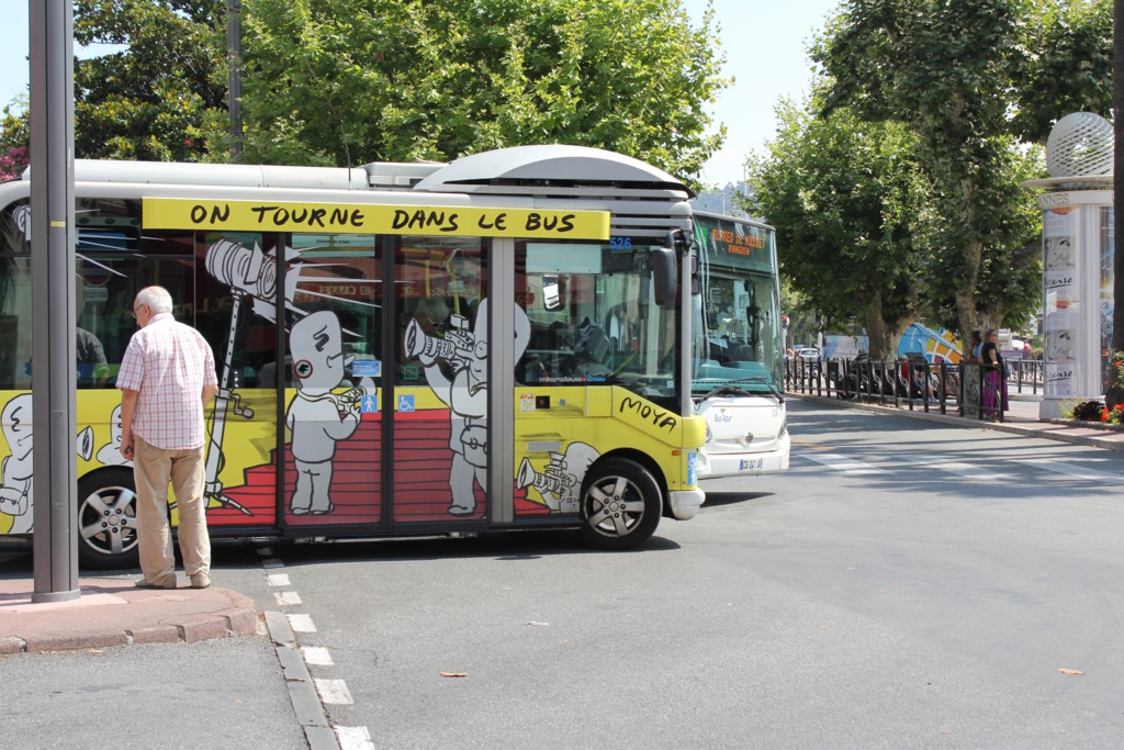 Foto: Autobuses del Servicio Público - Cannes, Francia