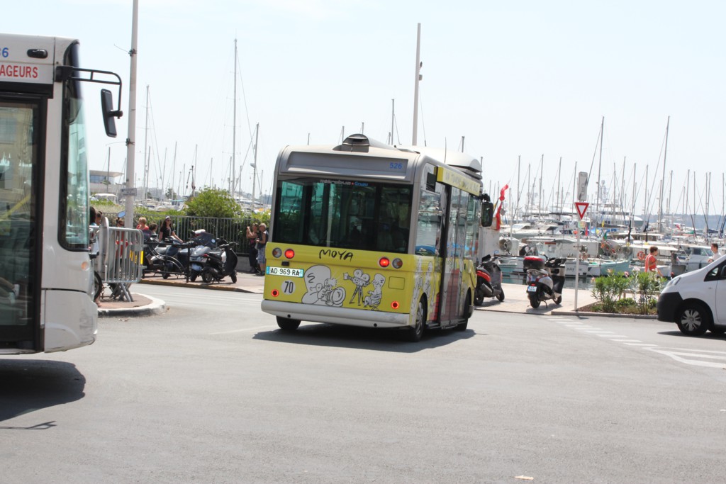 Foto: Autobuses del servicio público - Cannes, Francia