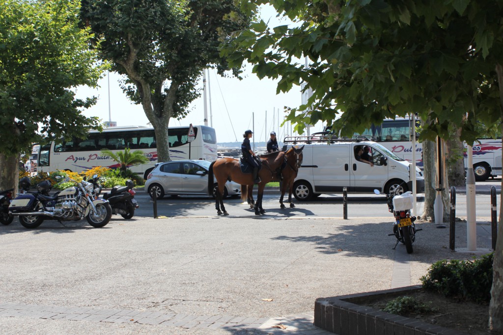 Foto: La policía montada - Cannes, Francia