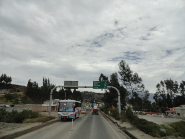 Foto: Entrando a la ciudad - Otavalo (Imbabura), Ecuador