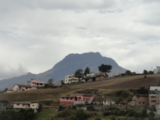 Foto: Entrando a la ciudad - Otavalo (Imbabura), Ecuador