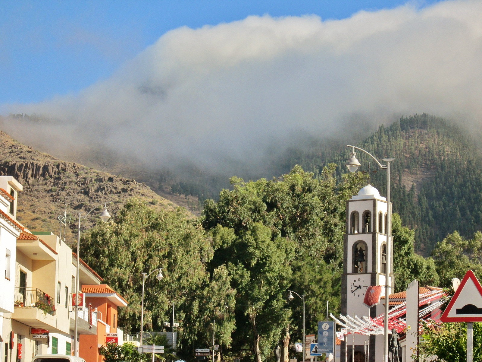Foto: Vista del pueblo - Santiago del Teide (Santa Cruz de Tenerife), España