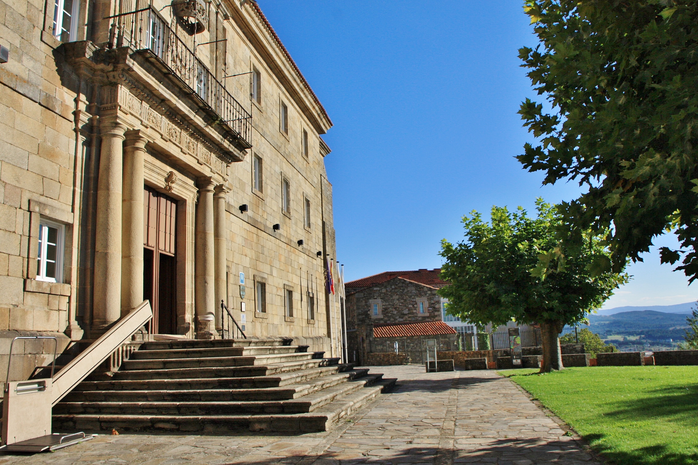 Foto: Monasterio de San Vicente del Pino - Monforte de Lemos (Lugo), España