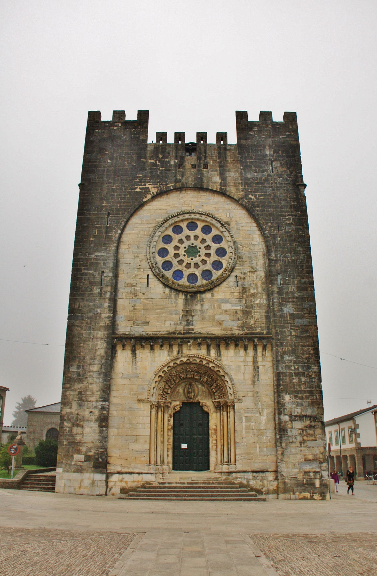 Foto: Templo de San Juan - Portomarín (Lugo), España