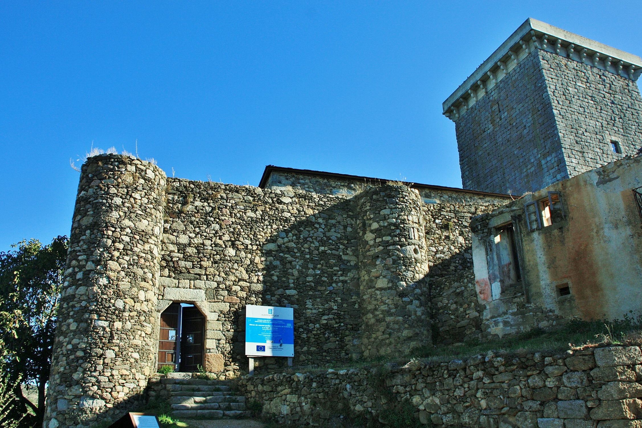 Foto: Castillo - O Bolo (Ourense), España