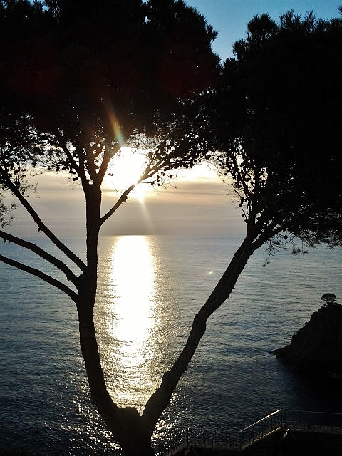 Foto: Amanecer - Begur (Girona), España