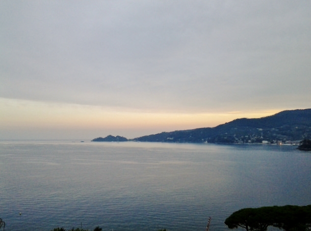 Foto: Vista del golfo del Tigullio - Rapallo (Liguria), Italia