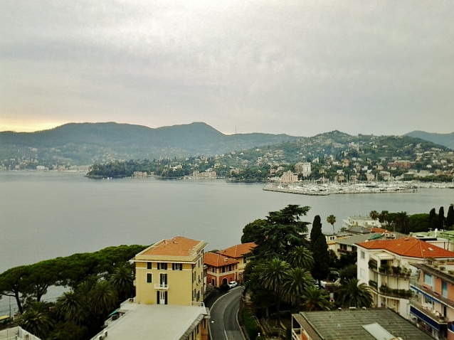 Foto: Vista del golfo del Tigullio - Rapallo (Liguria), Italia