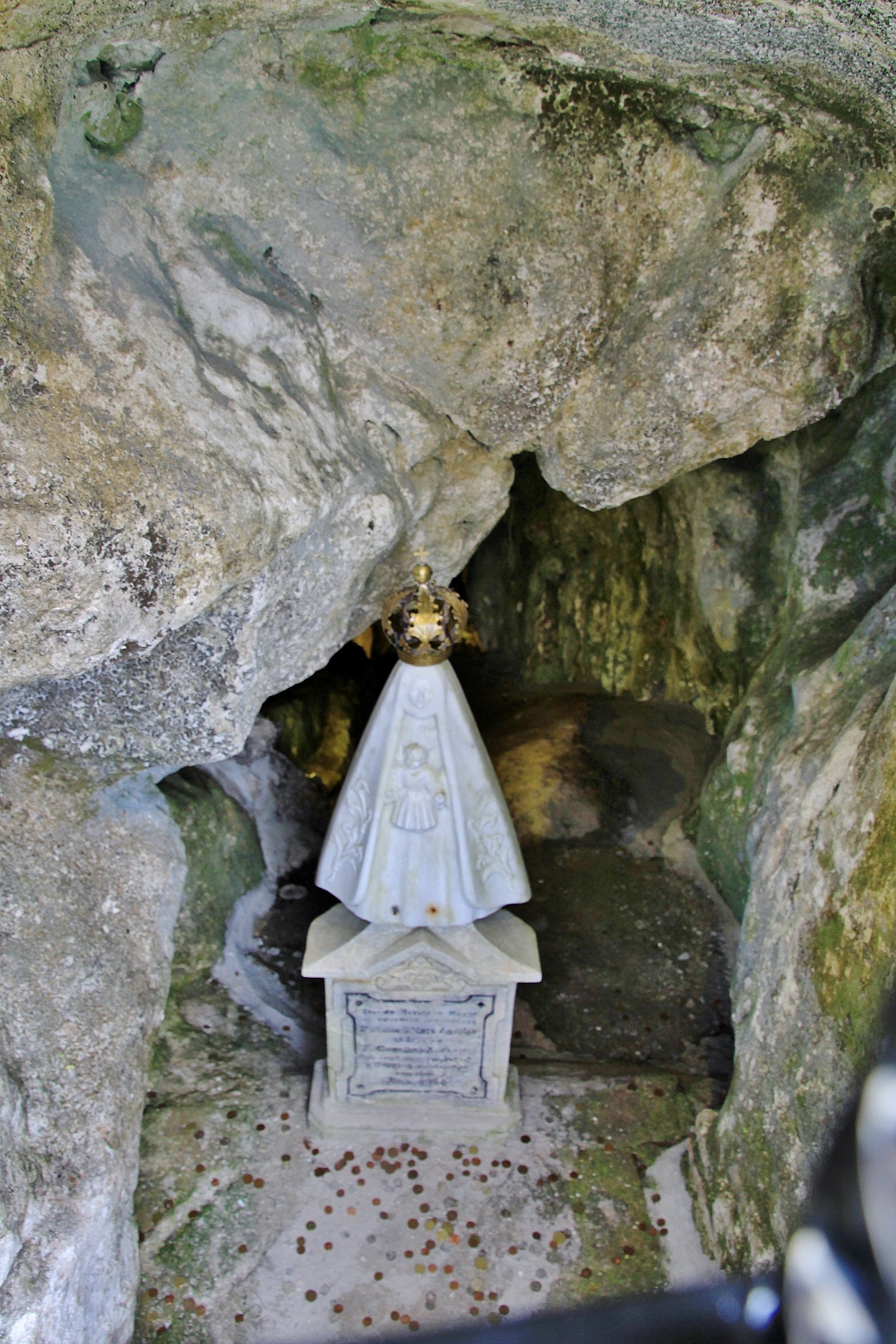 Foto: Cueva donde se encontro a la Virgen - Cabra (Córdoba), España