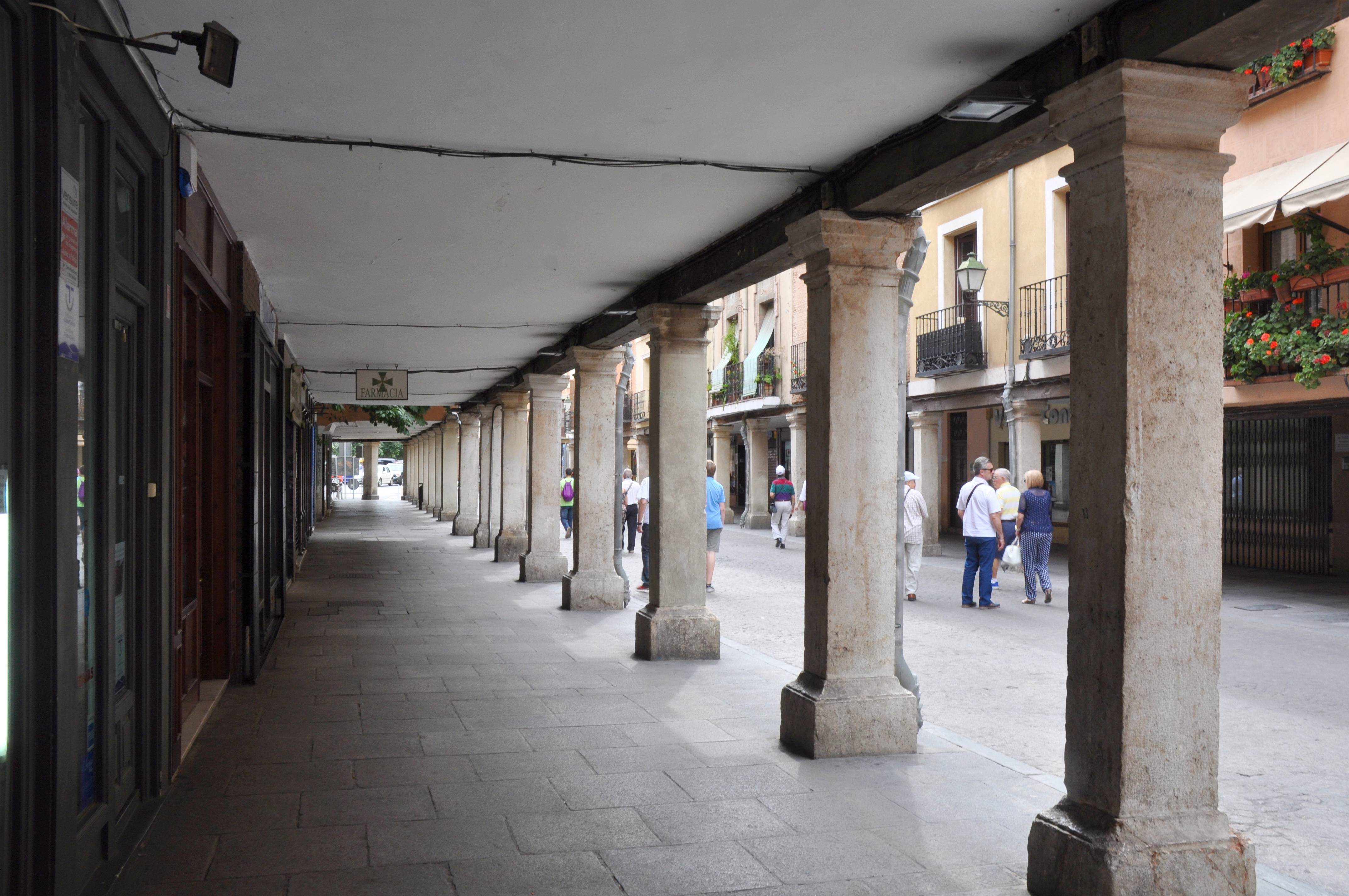 Foto: Soportales calle principal - Alcala de Henares (Madrid), España