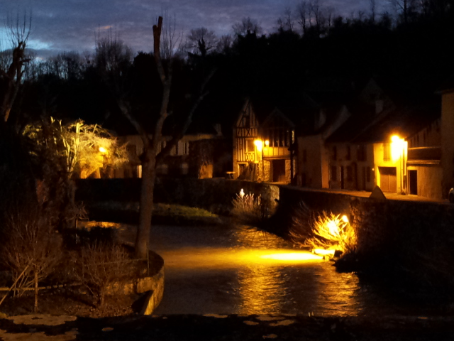 Foto de Semur En Auxoois, Francia