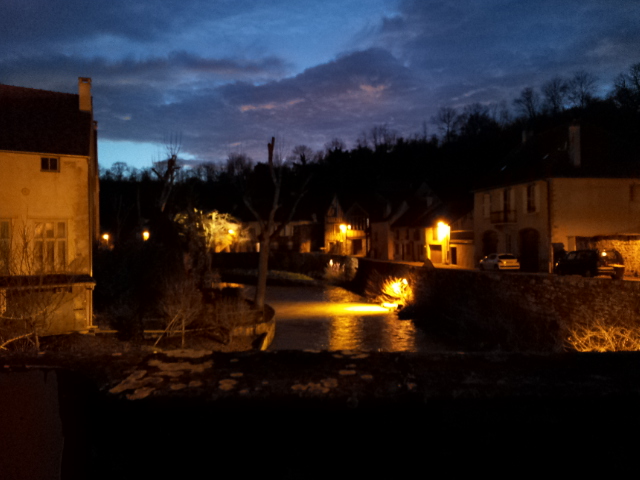 Foto de Semur En Auxoois, Francia
