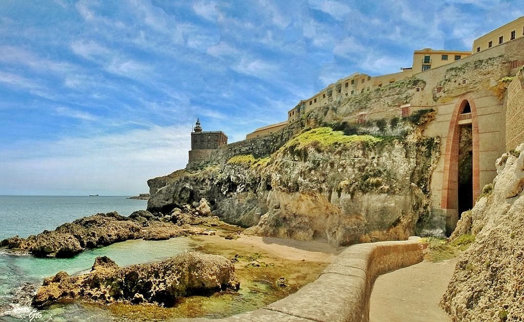 Foto: Exterior del Conventico - Melilla, España
