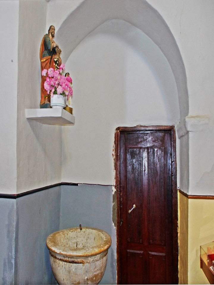 Foto: Pila del bautismo - Villar Del Yermo (León), España