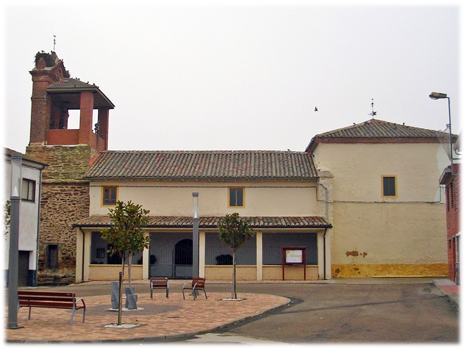 Foto: La iglesia un dia de Enero - Villar Del Yermo (León), España