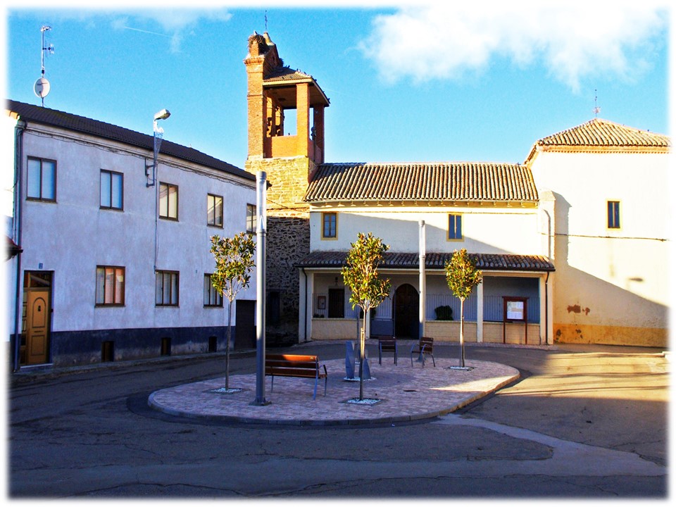Foto: La Plaza de la Iglesia - Villar Del Yermo (León), España