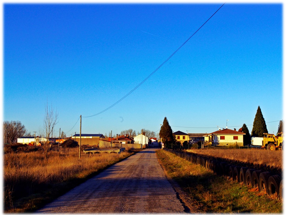 Foto: Entrada al pueblo - Villar Del Yermo (León), España