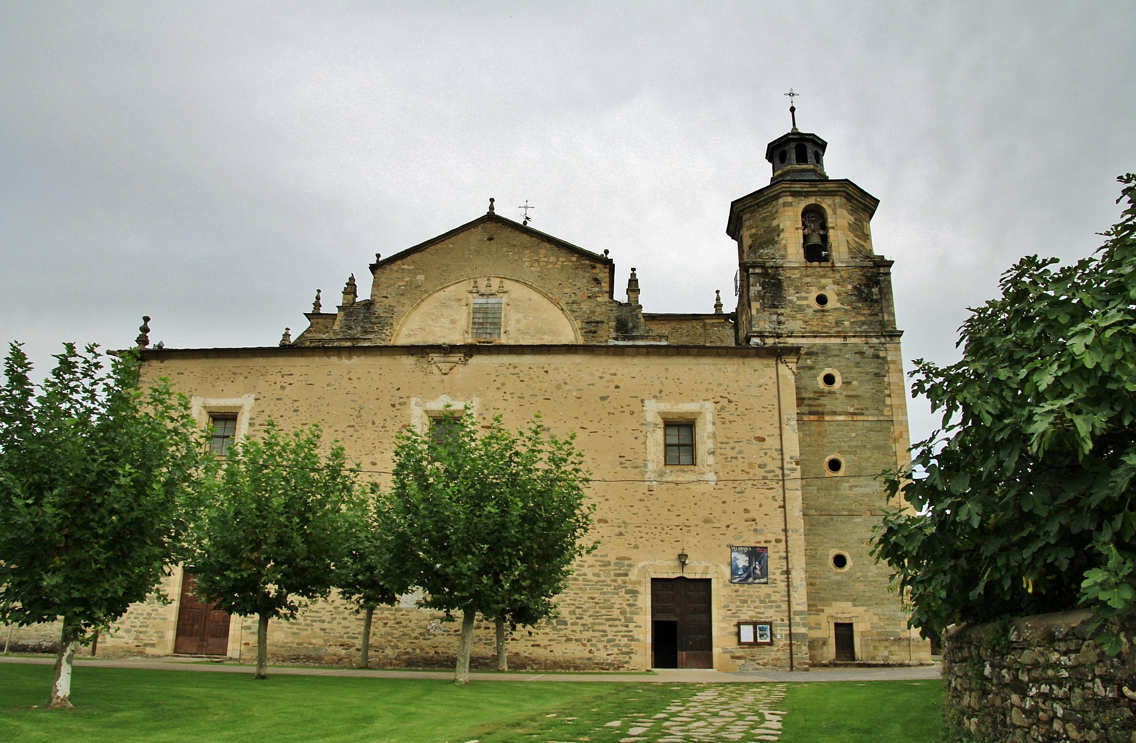 Foto: Colegiata de Santa María - Villafranca del Bierzo (León), España