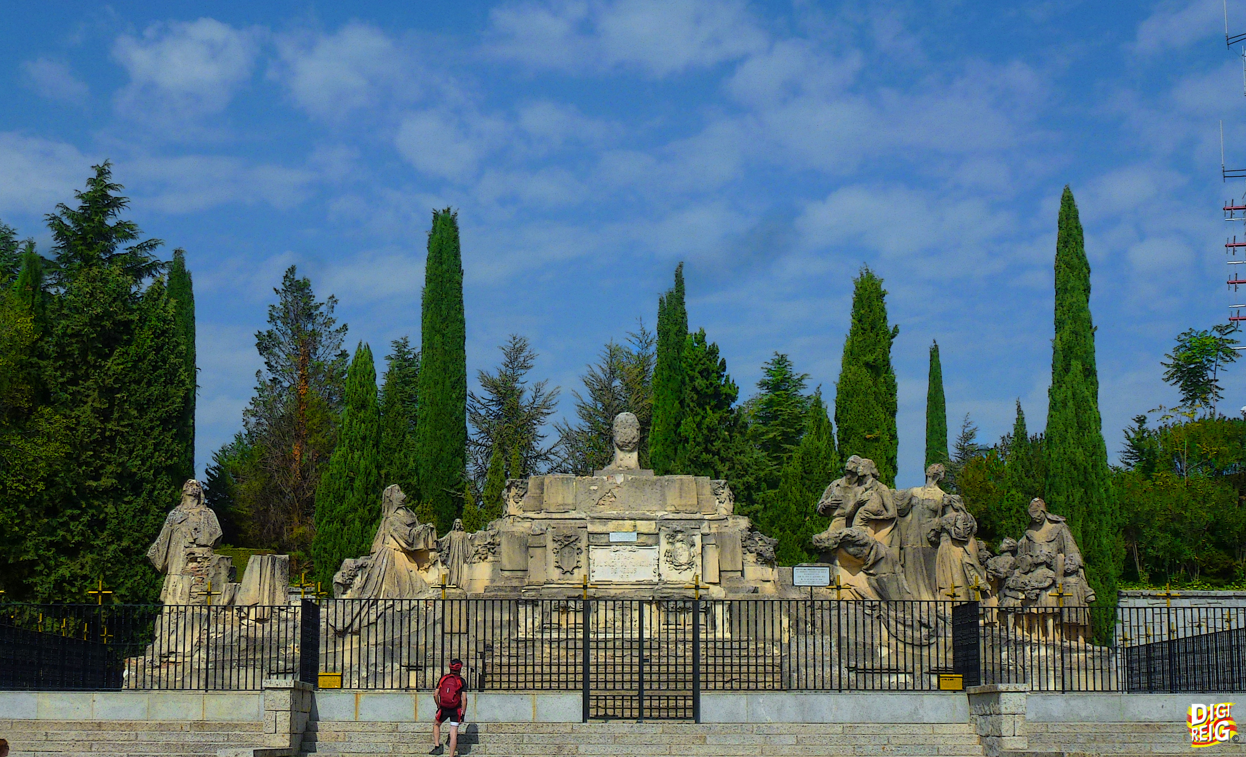 Foto: Restos del Monumento al Sagrado Corazón de Jesús - Cerro de los Ángeles (Madrid), España