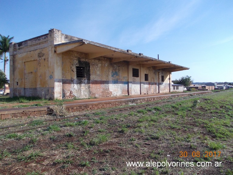Foto: Santa Mariana BR - Monumento a la Biblia - Santa Mariana (Paraná), Brasil