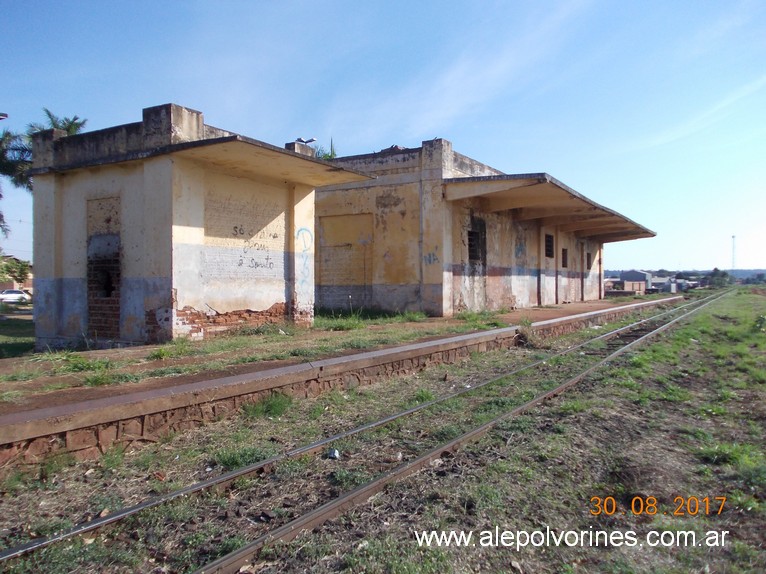 Foto: Santa Mariana BR - Monumento a la Biblia - Santa Mariana (Paraná), Brasil