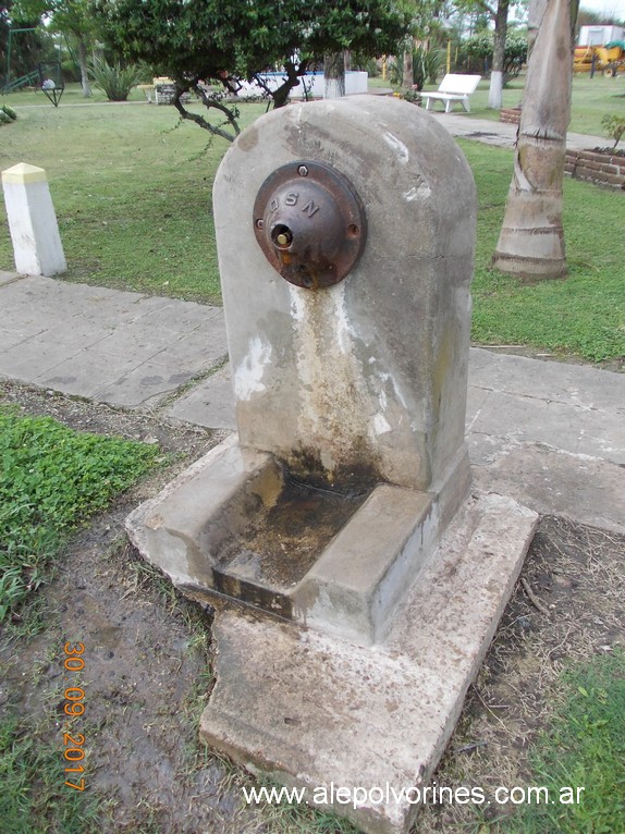 Foto: Surtidor de agua - Gobernador Sola (Entre Ríos), Argentina