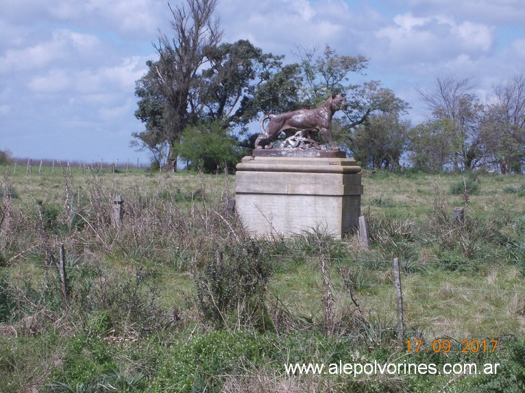 Foto: Monumento - Aldea Asuncion (Entre Ríos), Argentina