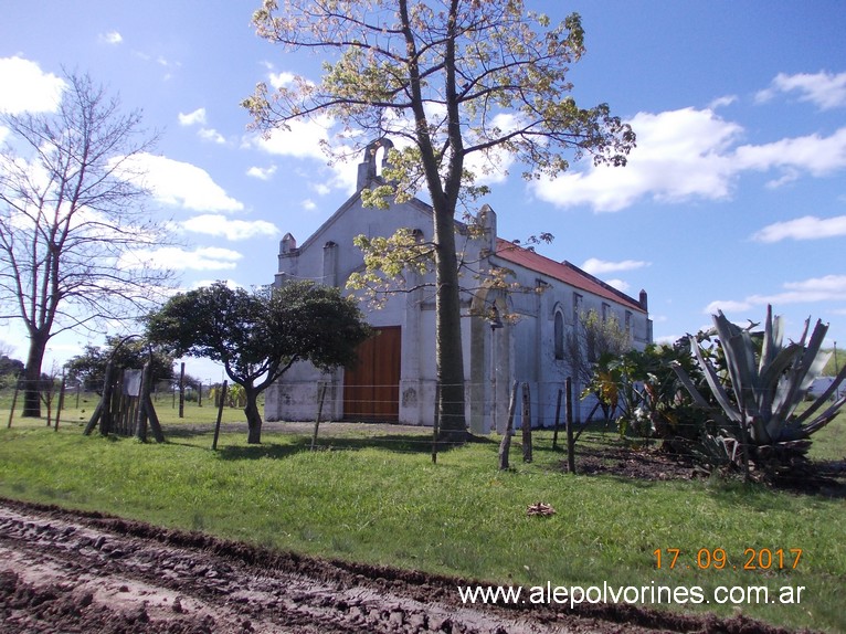 Foto: Iglesia en Colonia Basavilbaso - Colonia Basavilbaso (Entre Ríos), Argentina