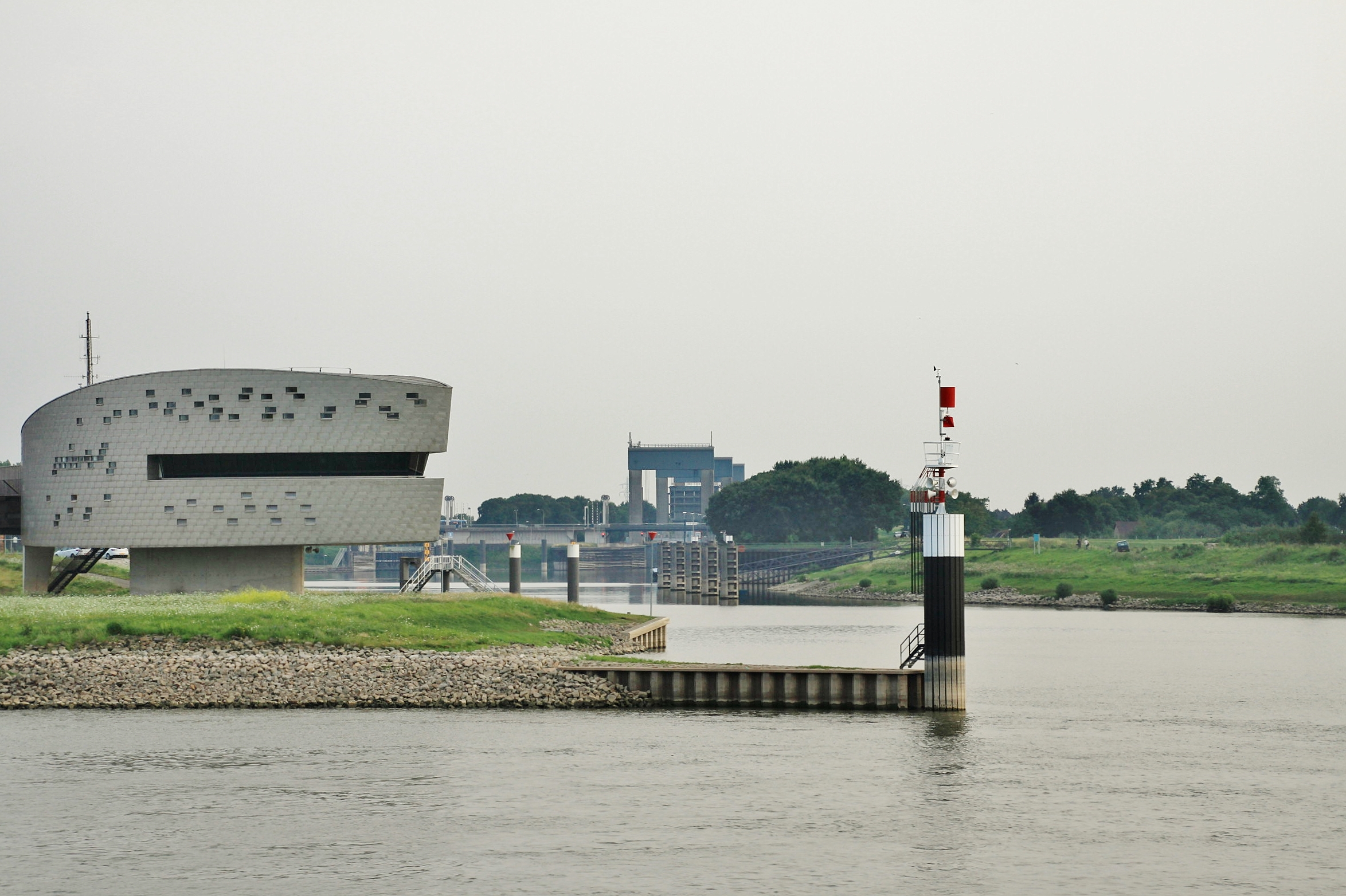 Foto: Navegando - Nijmegen (Nimega) (Gelderland), Países Bajos
