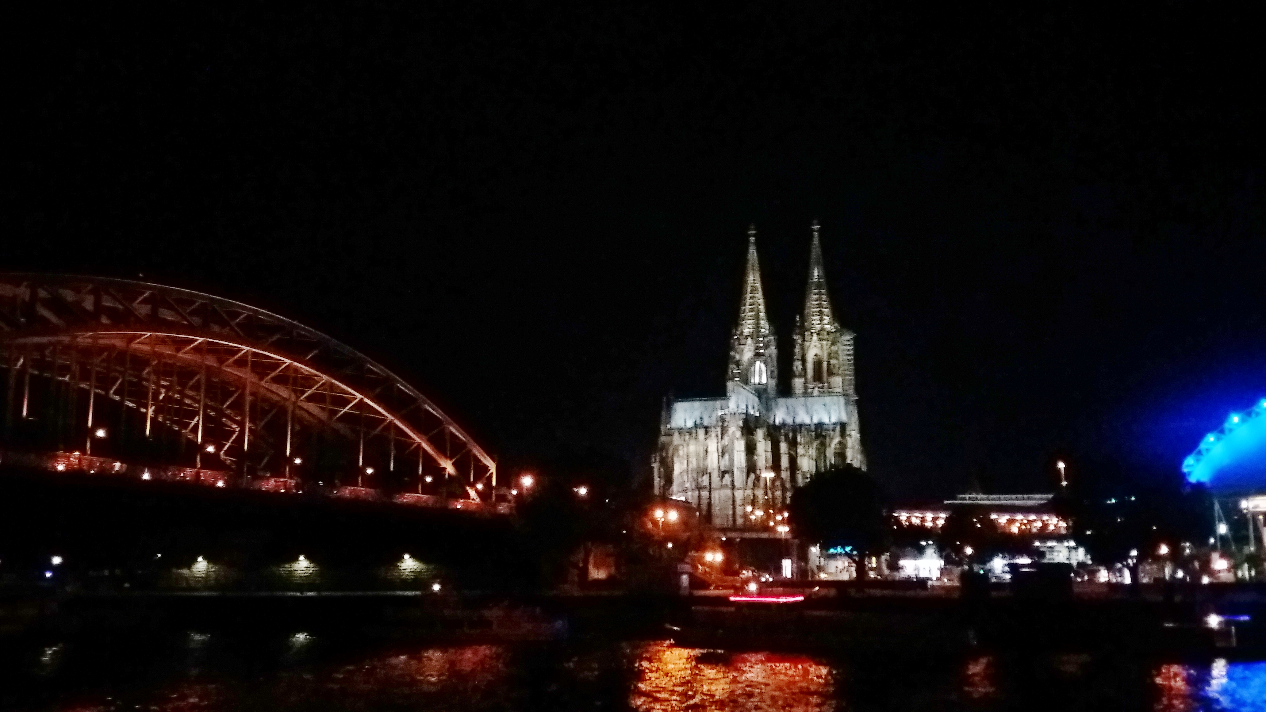 Foto: Vista desde el Rin - Köln ( Colonia ) (North Rhine-Westphalia), Alemania