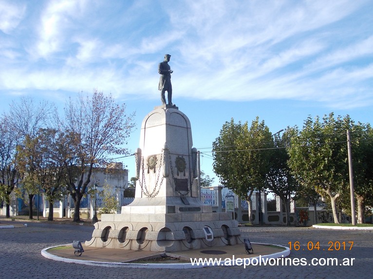 Foto: Monumento Dr Casey - Pigue (Buenos Aires), Argentina