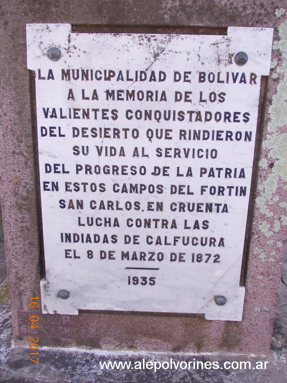 Foto: Homenaje Caidos en la Batalla de San Carlos - Mariano Unzue (Buenos Aires), Argentina