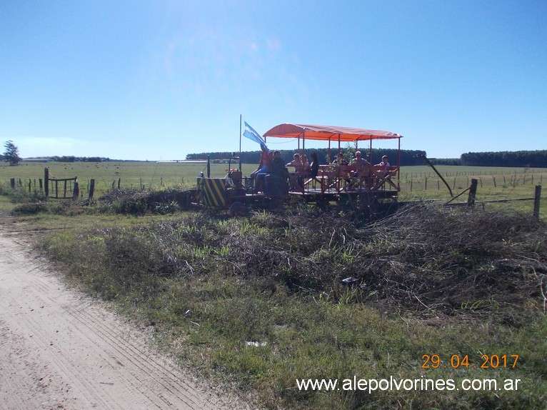 Foto: Apeadero Km 50 - Ubajay (Entre Ríos), Argentina