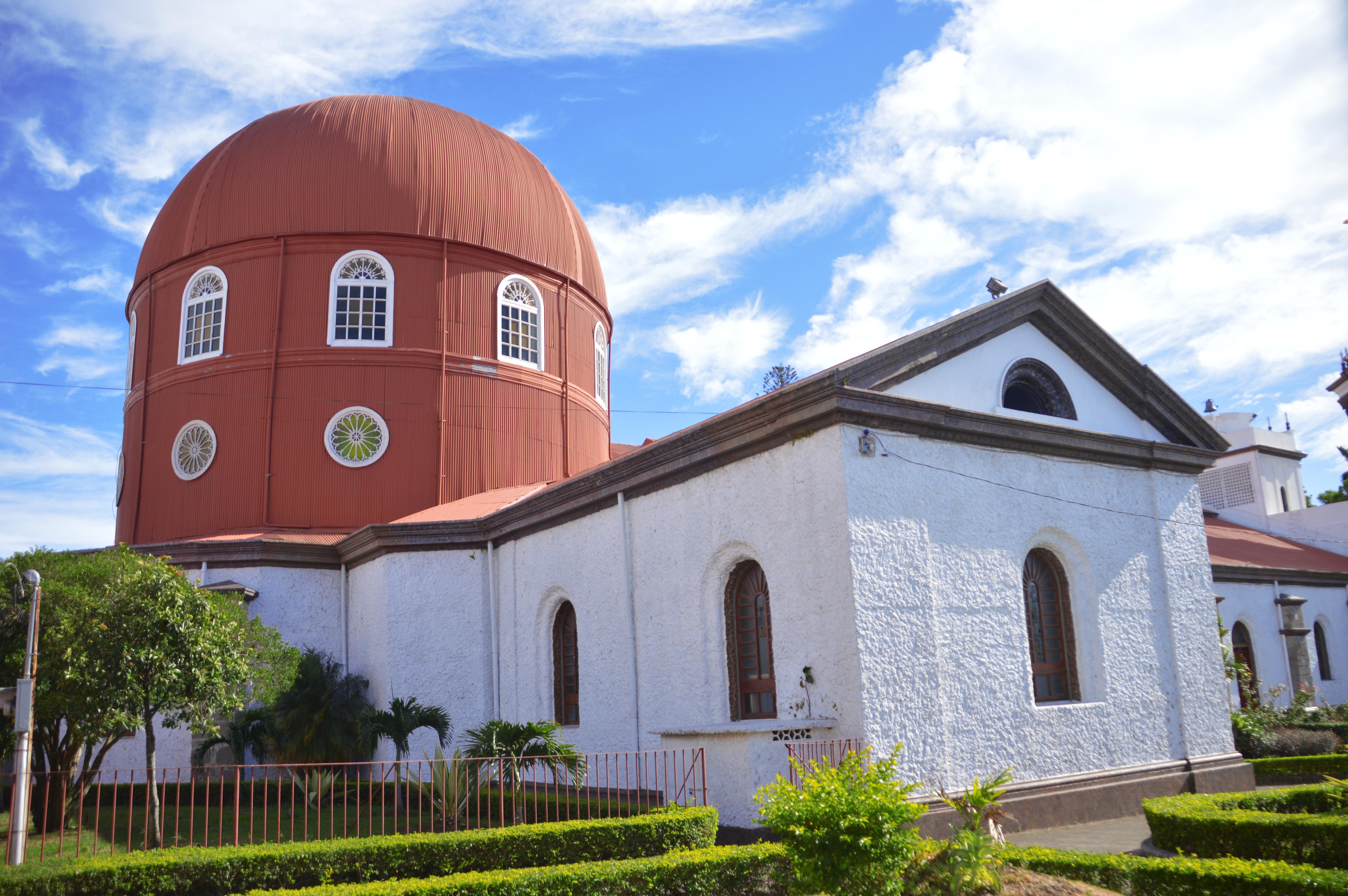 Foto: Catedral Alajuela parte posterior - Alajuela, Costa Rica