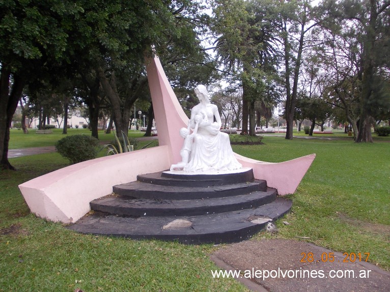 Foto: Monumento a la Madre - San Salvador (Entre Ríos), Argentina