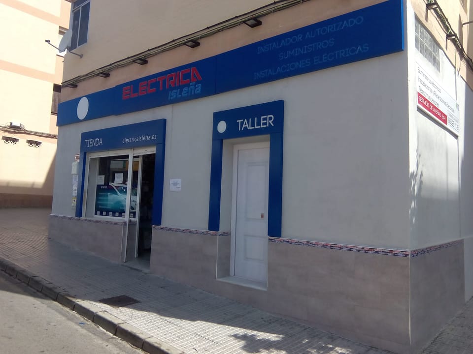 Foto: Tienda de electricidad en San Fernando - Eléctrica Isleña - San Fernando (Cádiz), España