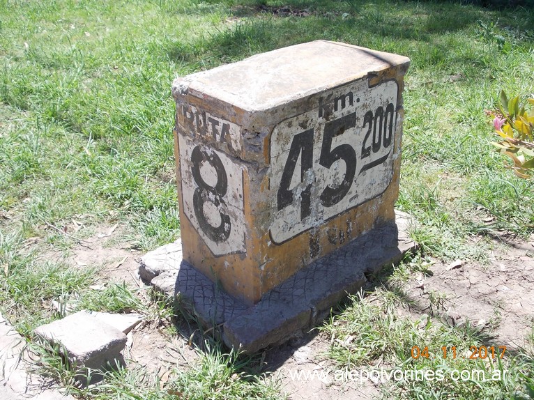 Foto: Mojon - Maquinista Savio (Buenos Aires), Argentina