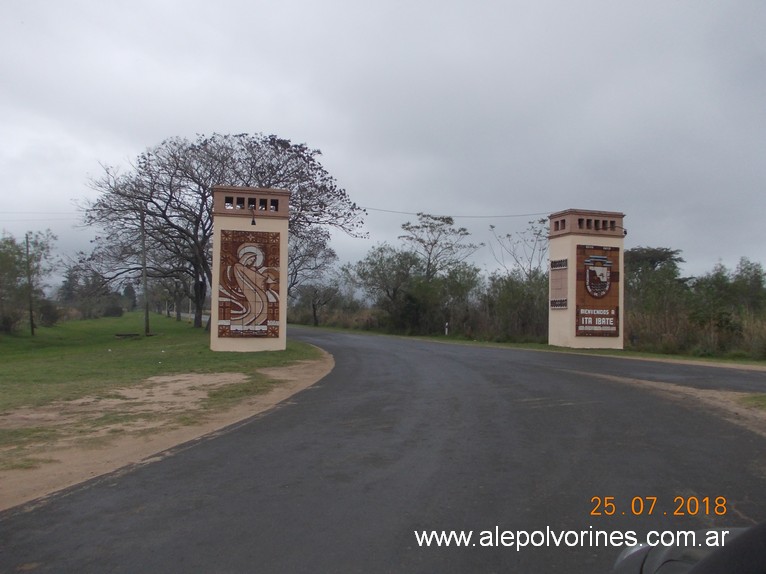 Foto: Acceso a Ita Ibate - Ita Ibate (Corrientes), Argentina