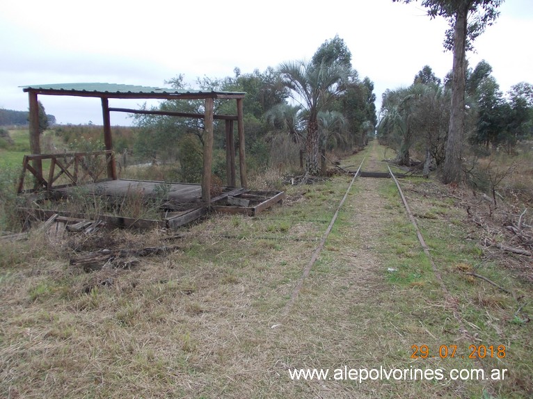 Foto: Apeadero Km 56 FCNEA - Ubajay (Entre Ríos), Argentina