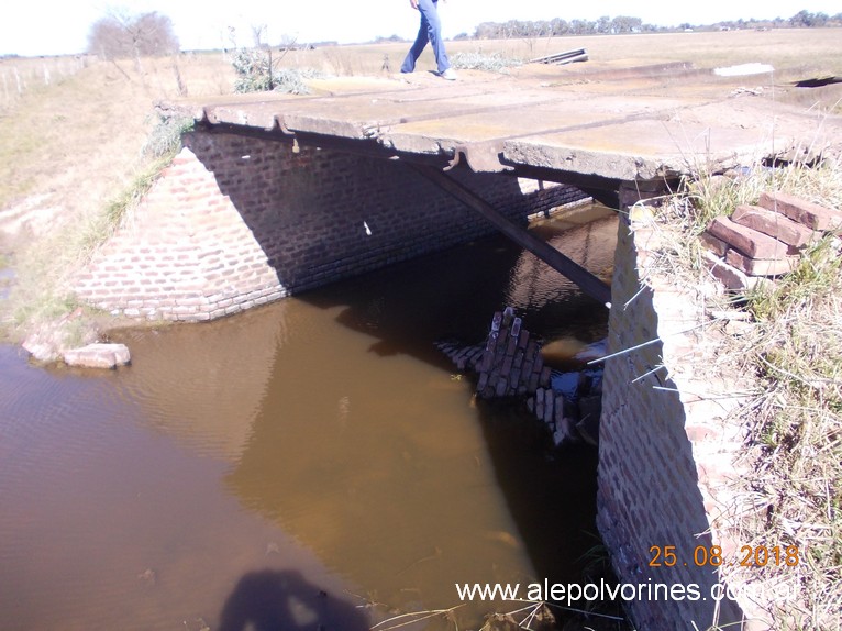 Foto: Puente abandonado en Tomas Jofre - Tomas Jofre (Buenos Aires), Argentina